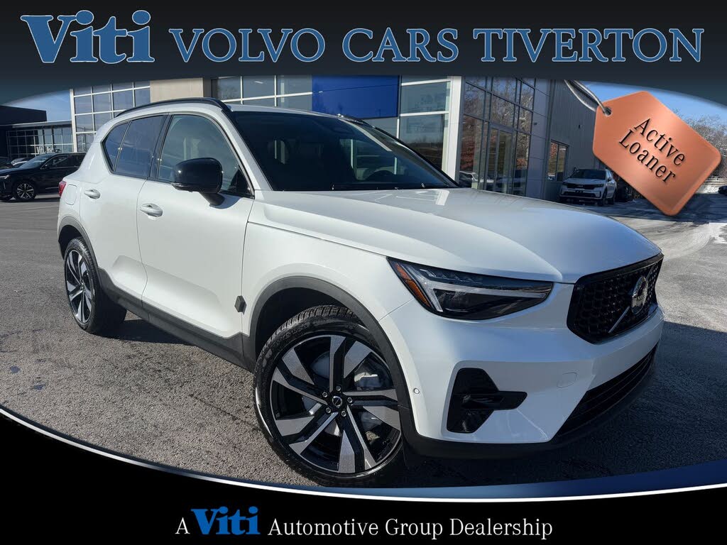 2026 Volvo XC40 B5 Plus