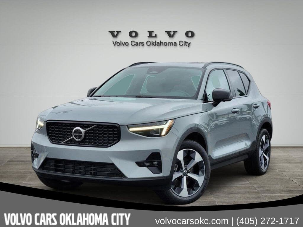 2026 Volvo XC40 B5 Plus