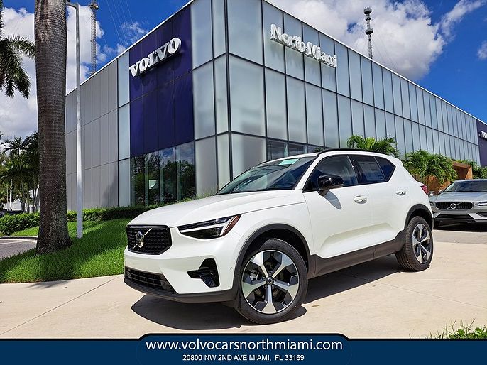 2026 Volvo XC40 - Image 1