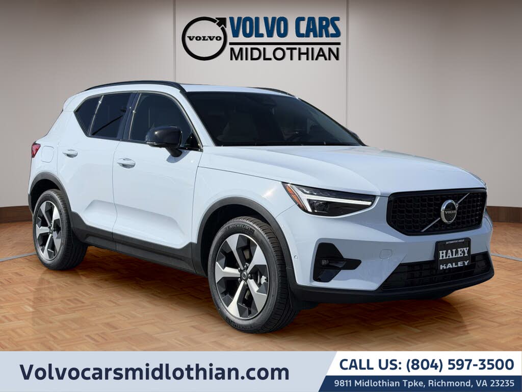 2026 Volvo XC40 B5 Plus