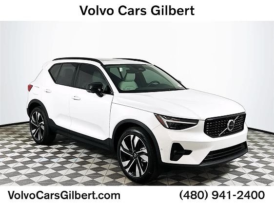 2025 Volvo XC40 B5 Plus Dark