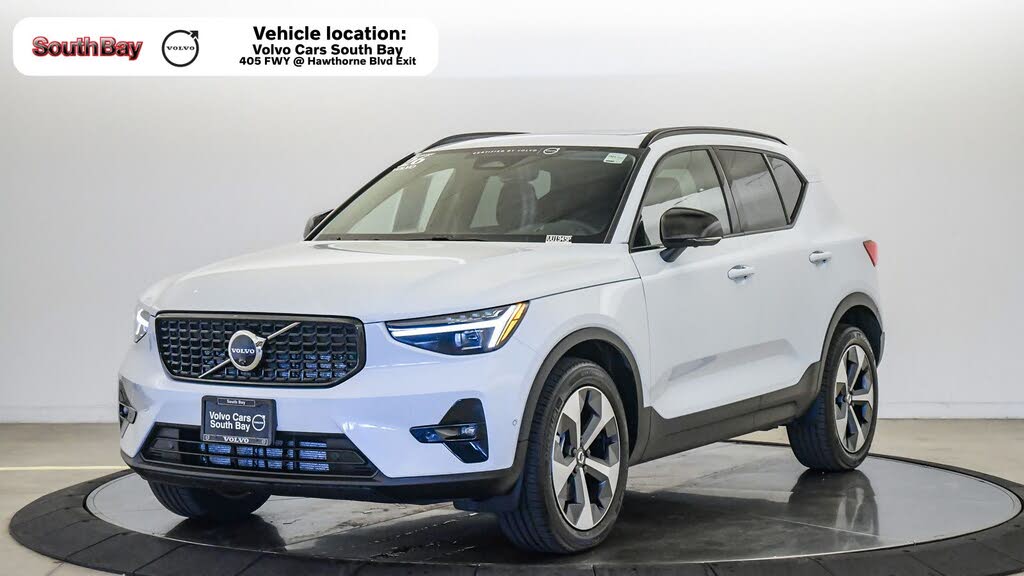 2026 Volvo XC40 B5 Plus