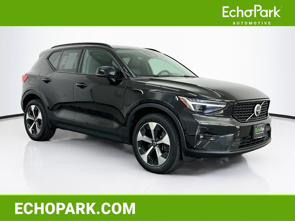 2026 Volvo XC40 B5 Plus