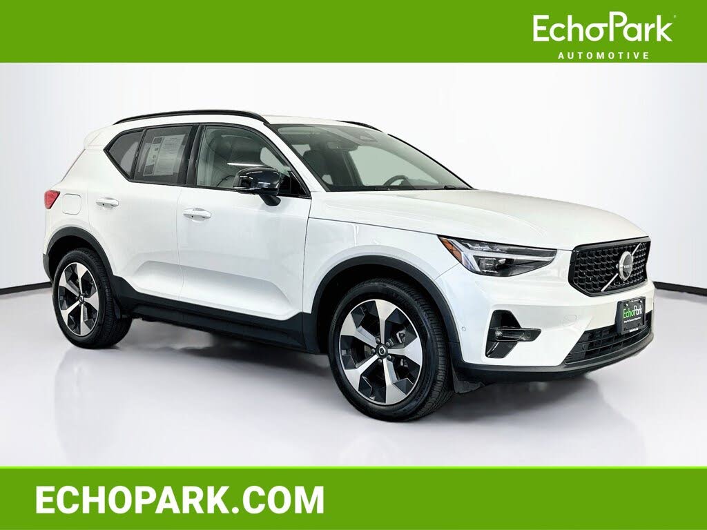 2026 Volvo XC40 B5 Plus