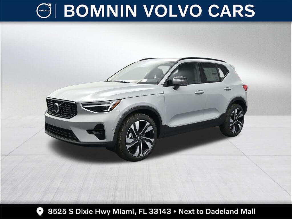 2026 Volvo XC40 B5 Plus