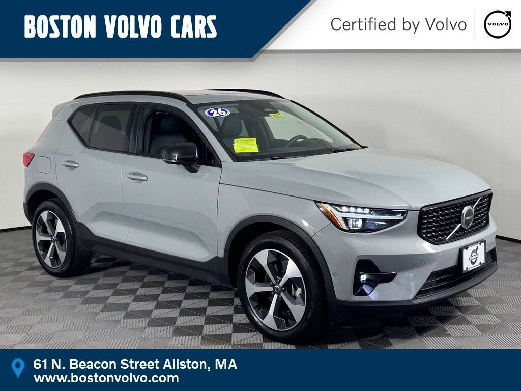 2026 Volvo XC40 B5 Plus