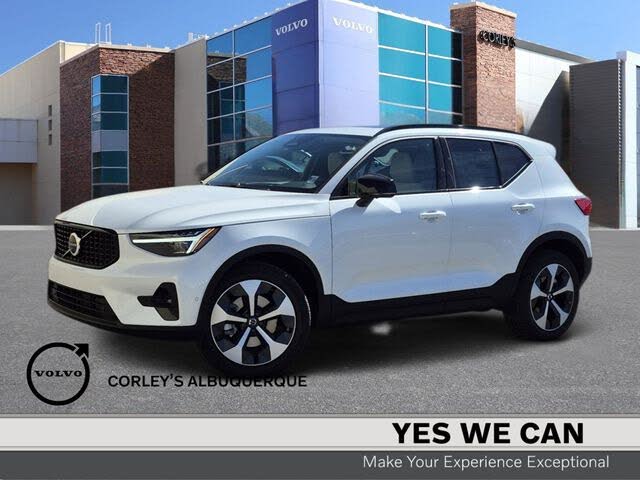 2026 Volvo XC40 B5 Plus