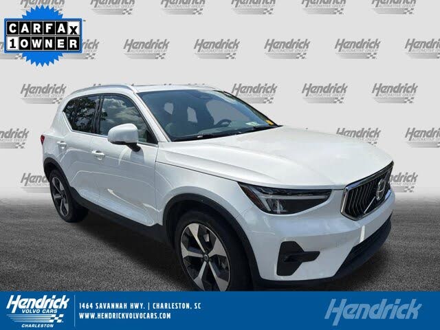 2023 Volvo XC40 Plus Bright Theme