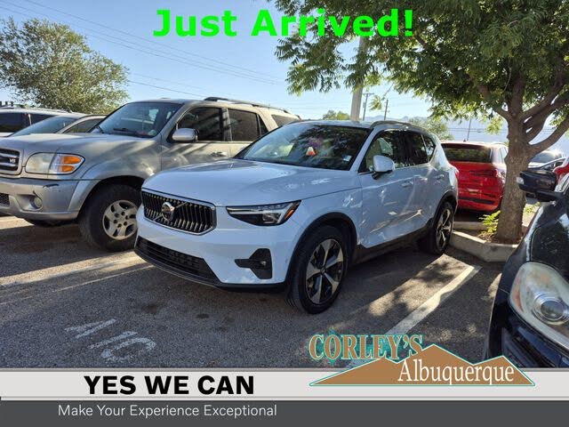 2024 Volvo XC40 B5 Plus Bright
