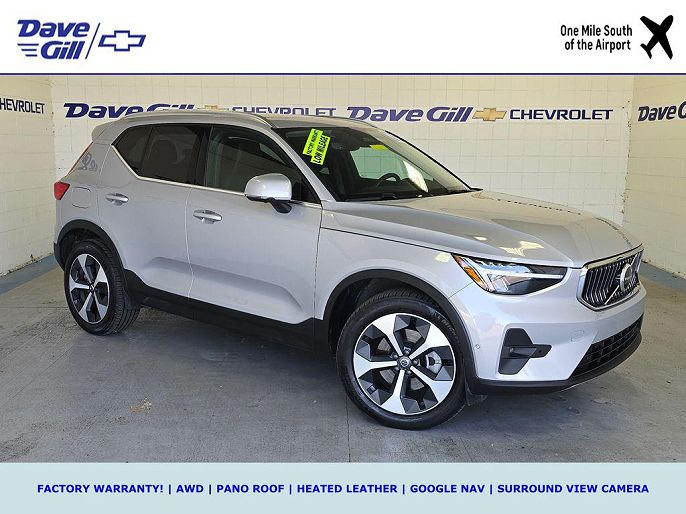 2025 Volvo XC40 B5 Plus Bright