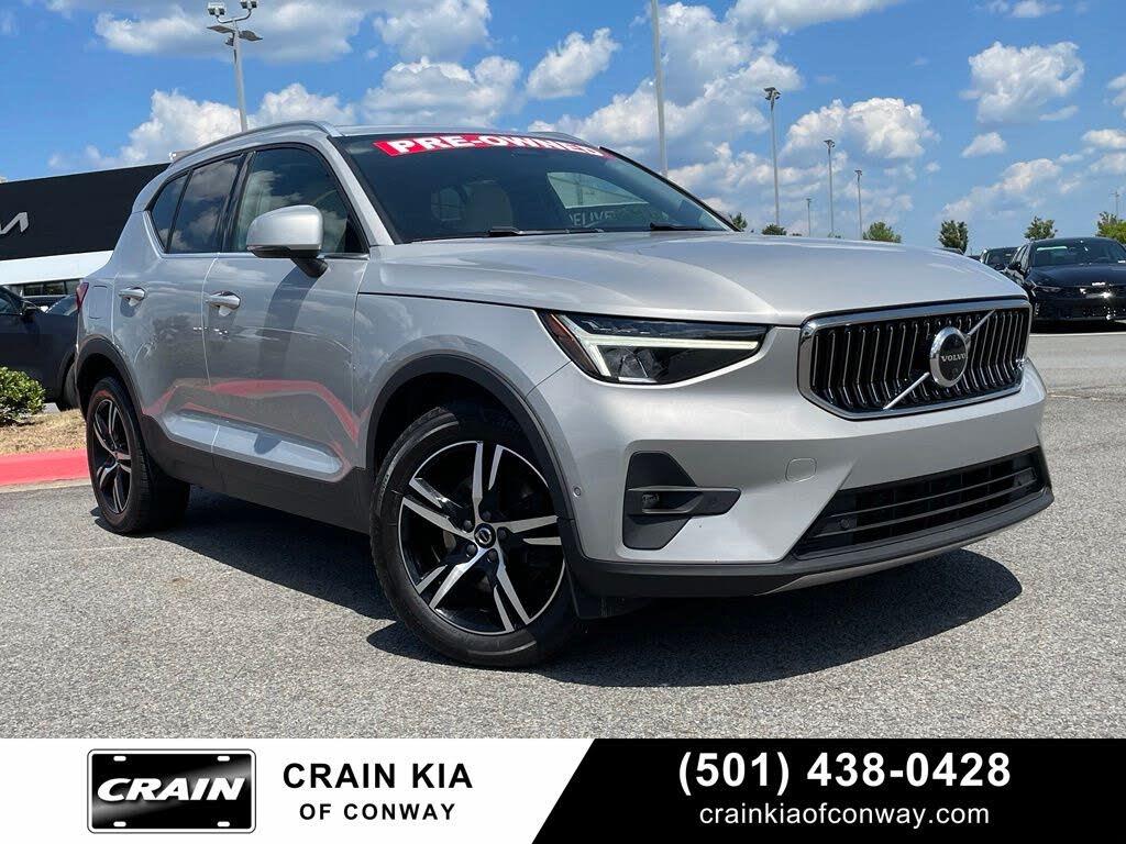 2023 Volvo XC40 B5 Plus Bright