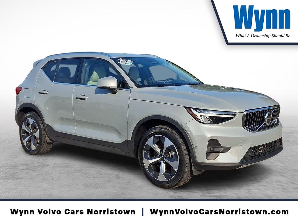 2024 Volvo XC40 B5 Plus Bright