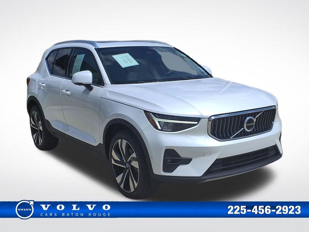2024 Volvo XC40 B5 Plus Bright