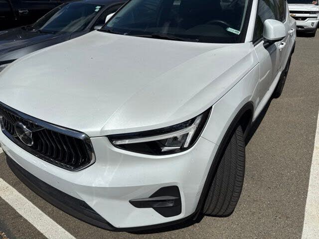 2023 Volvo XC40 B5 Plus Bright