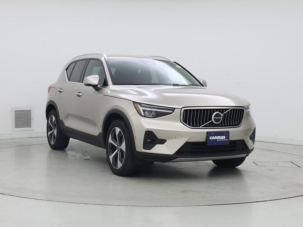2024 Volvo XC40 B5 Plus Bright