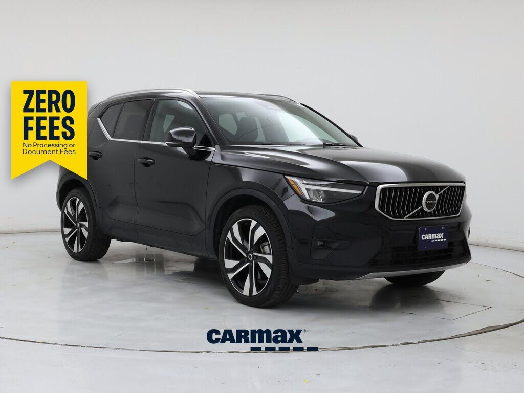 2025 Volvo XC40 B5 Plus Bright