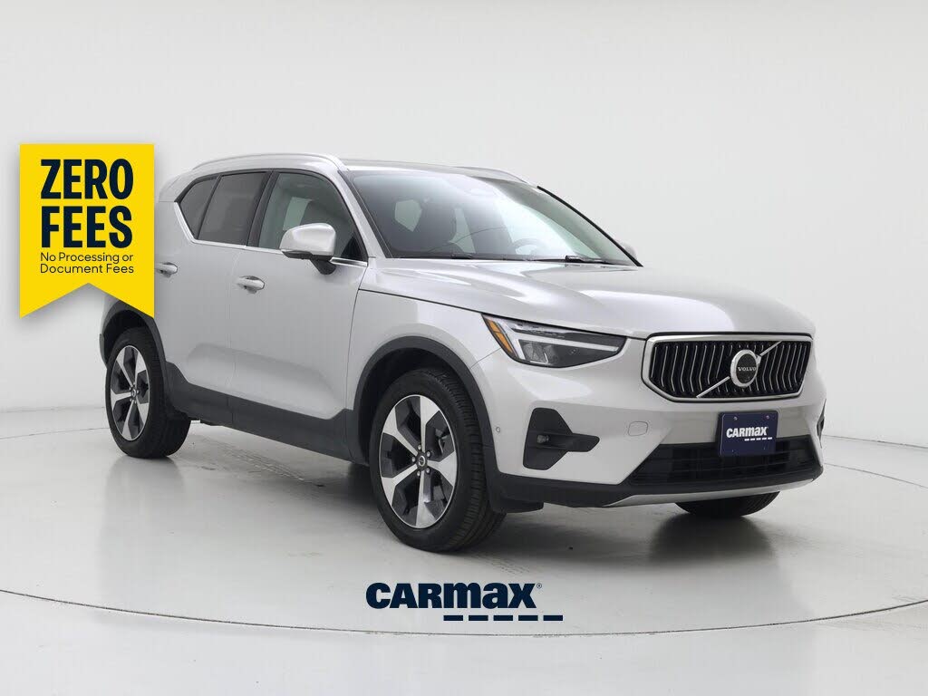 2025 Volvo XC40 B5 Plus Bright