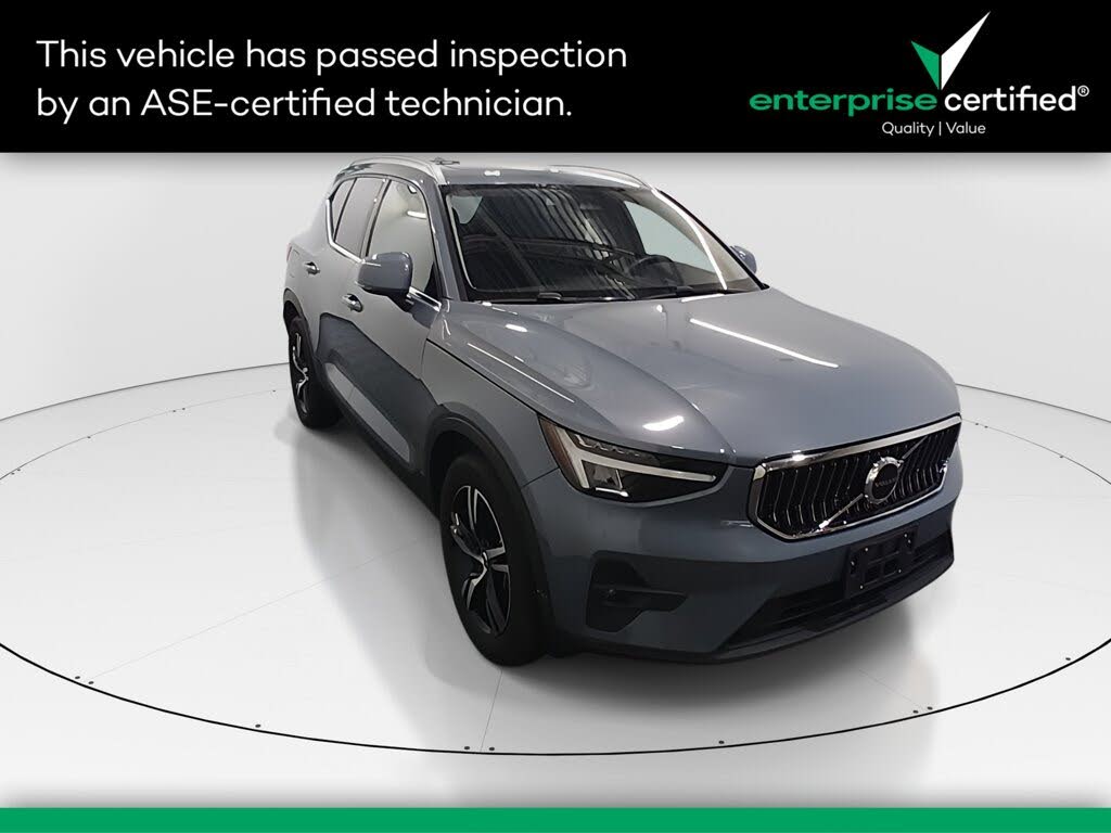 2023 Volvo XC40 B5 Plus Bright