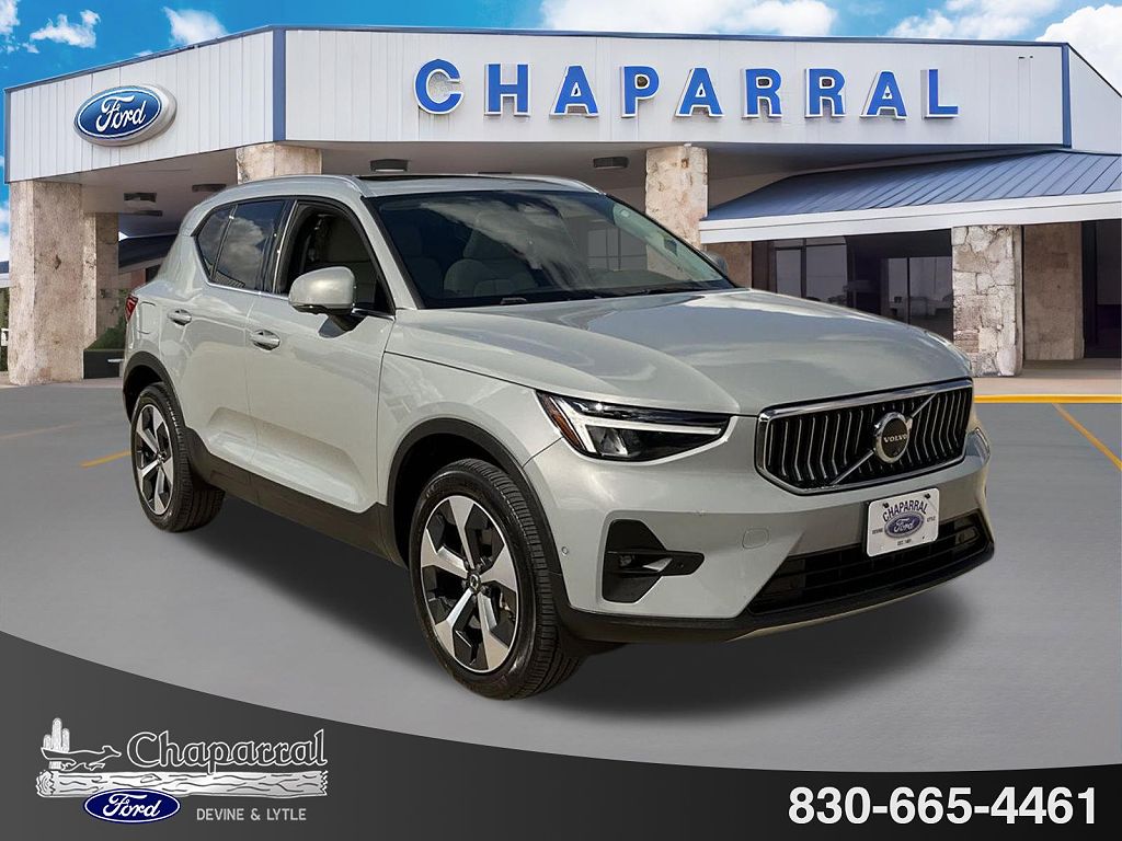 2024 Volvo XC40 B5 Plus Bright