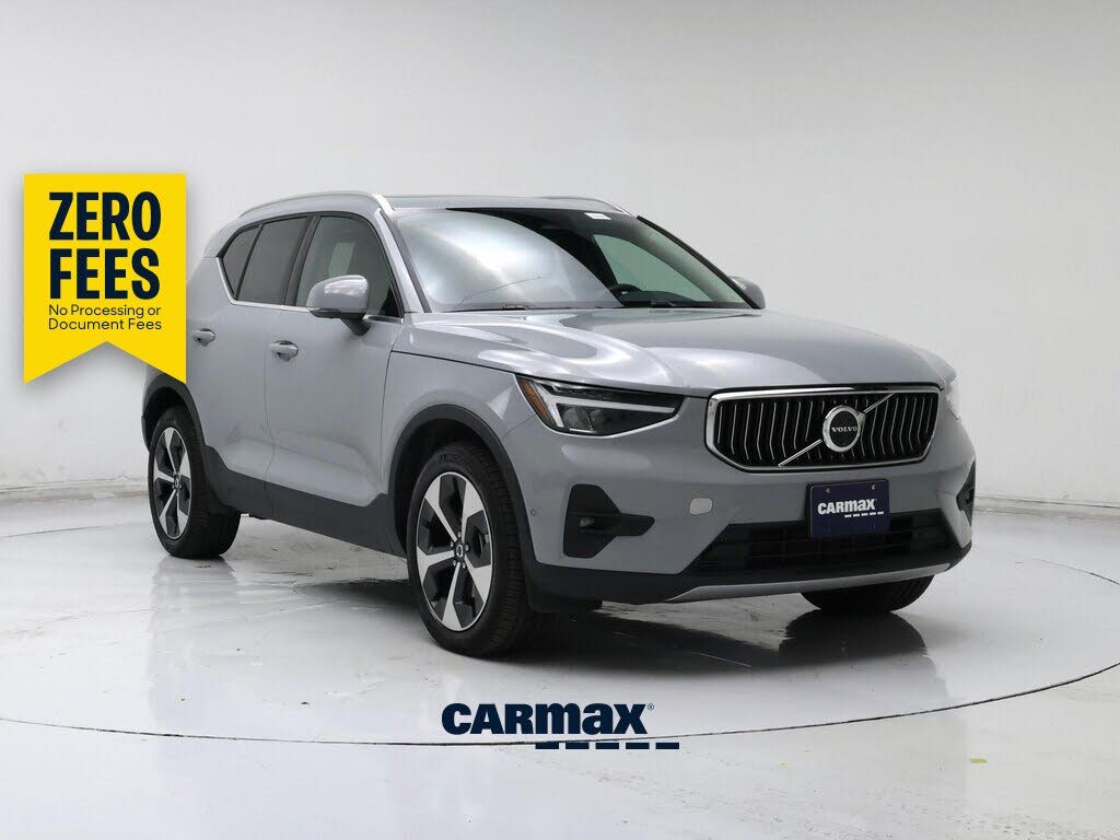 2025 Volvo XC40 B5 Plus Bright