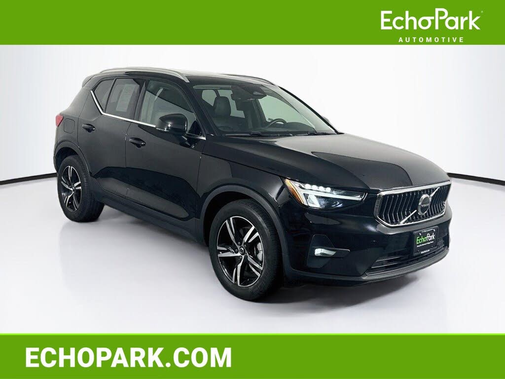2023 Volvo XC40 B5 Plus Bright
