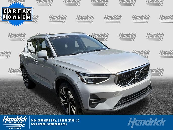2023 Volvo XC40 Ultimate Bright Theme