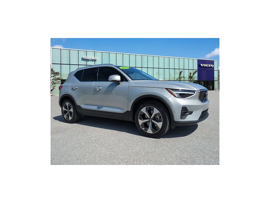 2023 Volvo XC40 B5 Ultimate Bright