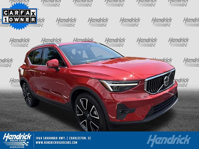 2024 Volvo XC40 Ultimate Bright Theme