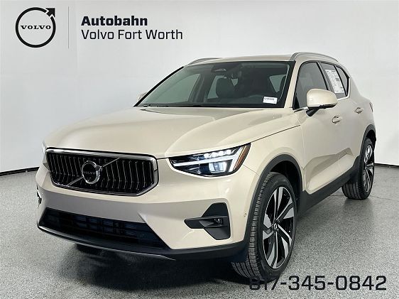 2025 Volvo XC40 B5 Ultra Bright