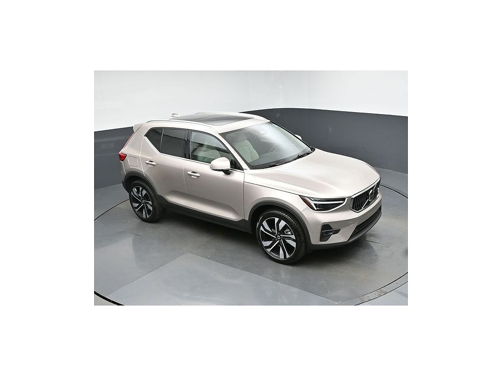 2024 Volvo XC40 Ultimate