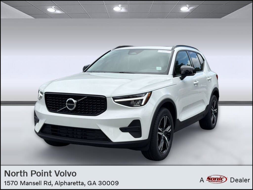 2026 Volvo XC40 B5 Core