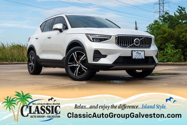 2025 Volvo XC40 B5 Core Bright