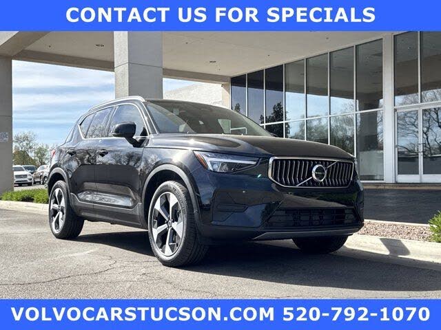 2025 Volvo XC40 B5 Core Bright