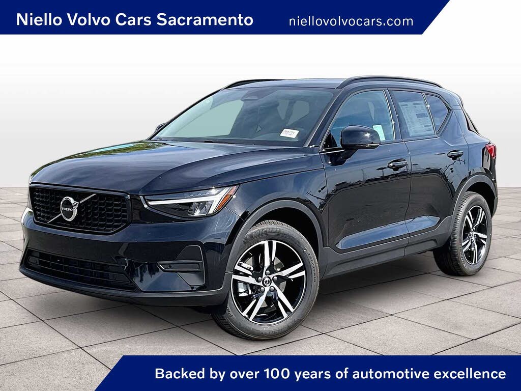 2026 Volvo XC40 B5 Core