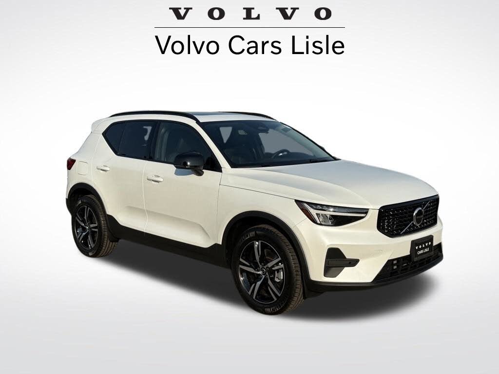 2026 Volvo XC40 B5 Core