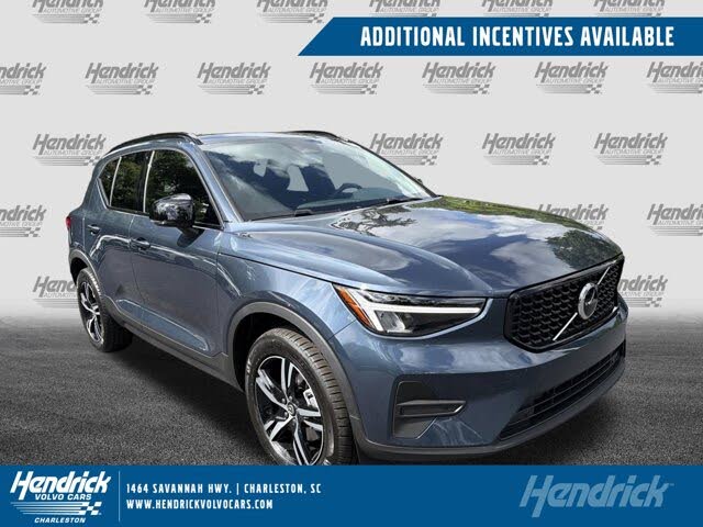 2026 Volvo XC40 B5 Core