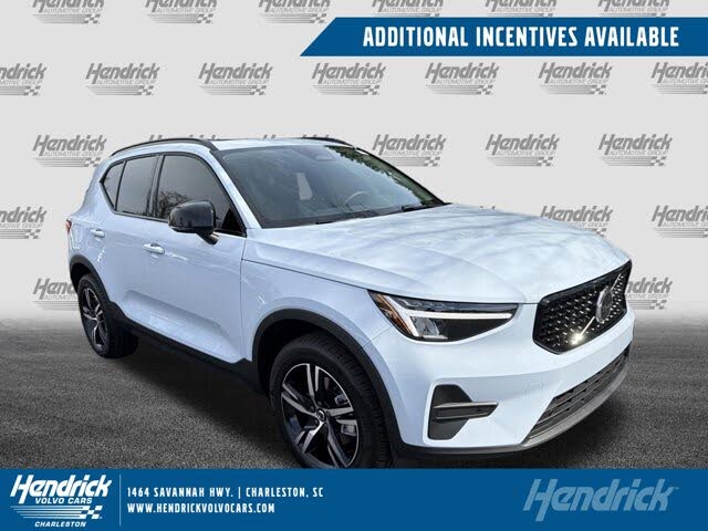 2026 Volvo XC40 B5 Core