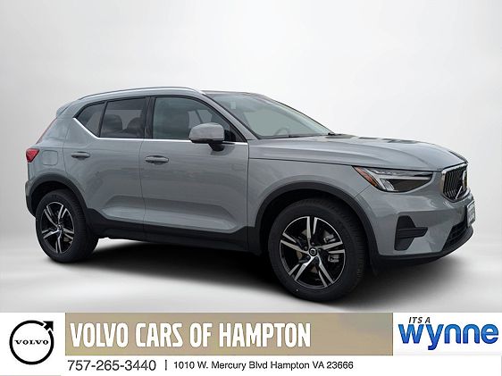 2025 Volvo XC40 B5 Core Bright
