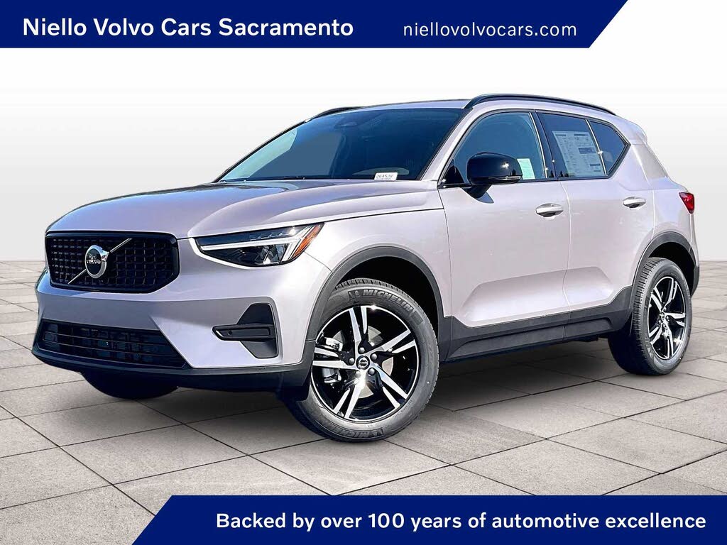 2026 Volvo XC40 B5 Core