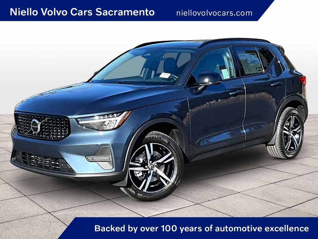 2026 Volvo XC40 B5 Core
