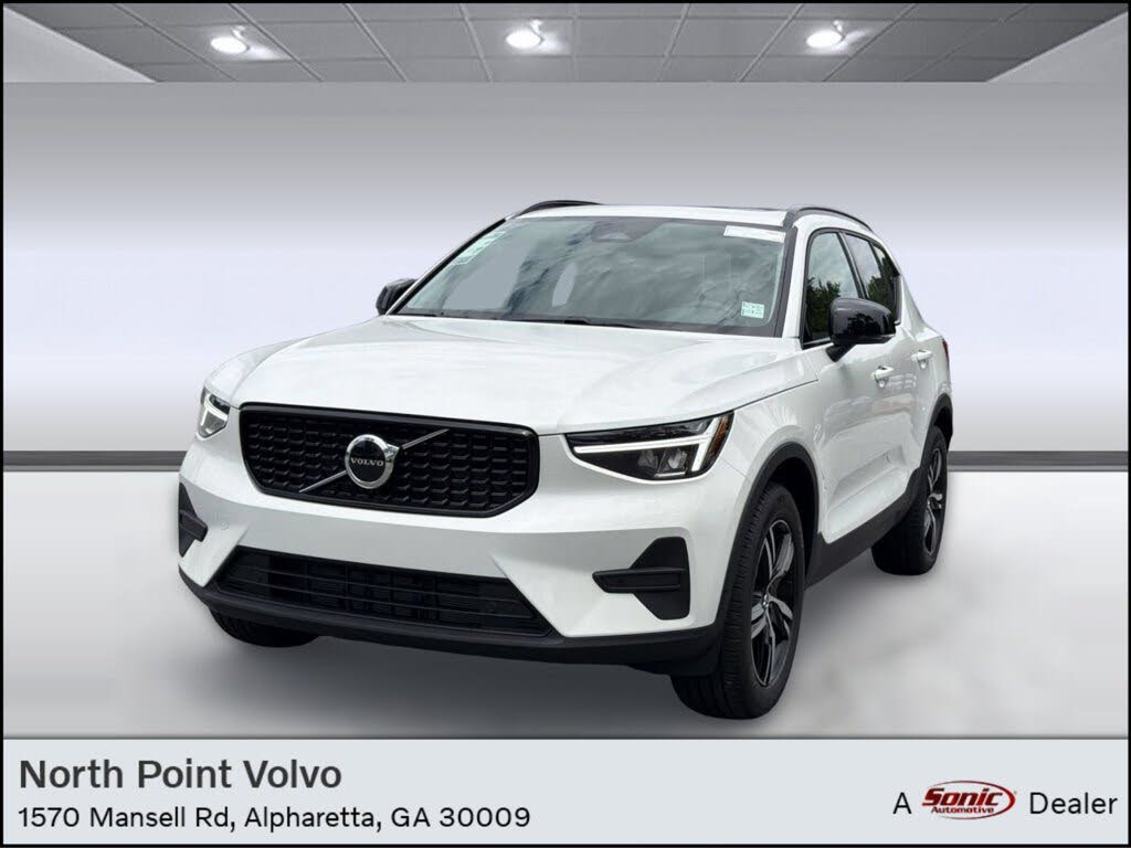 2026 Volvo XC40 B5 Core