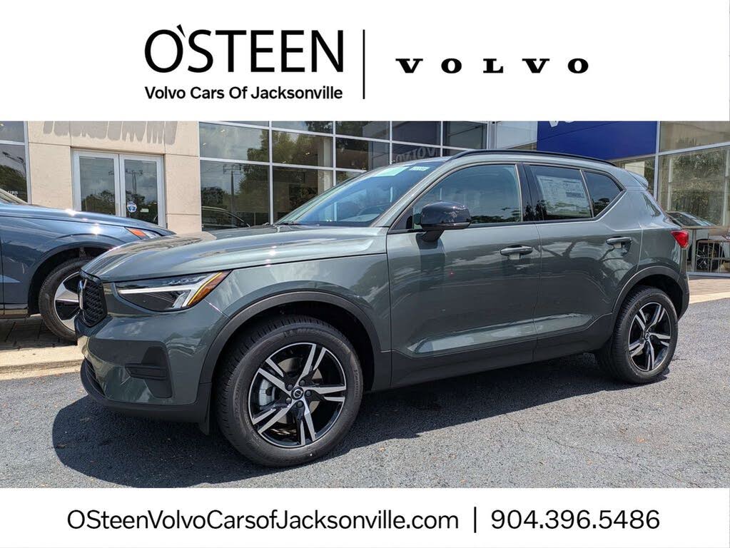 2026 Volvo XC40 B5 Core