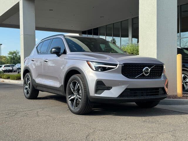 2026 Volvo XC40 B5 Core
