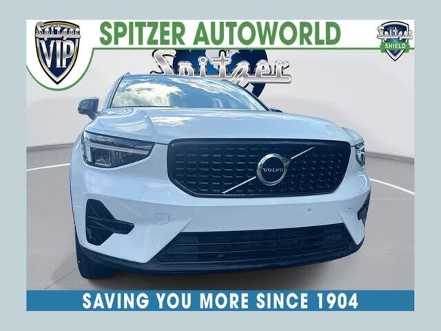 2024 Volvo XC40 B5 Core Dark