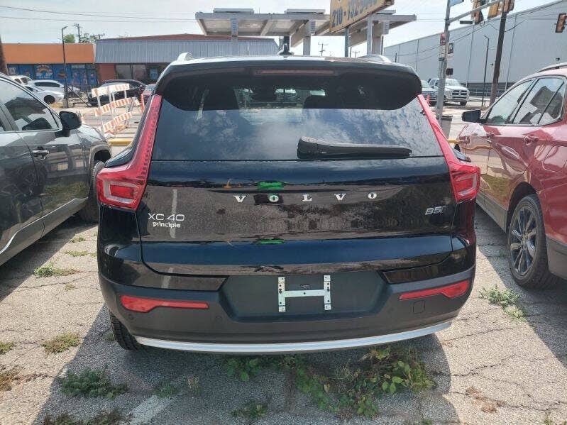 2023 Volvo XC40 B5 Core