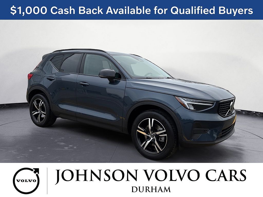 2026 Volvo XC40 B5 Core