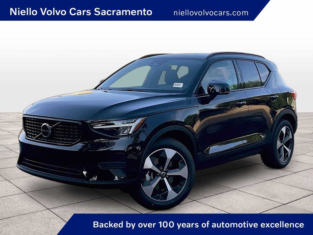 2026 Volvo XC40 B5 Core
