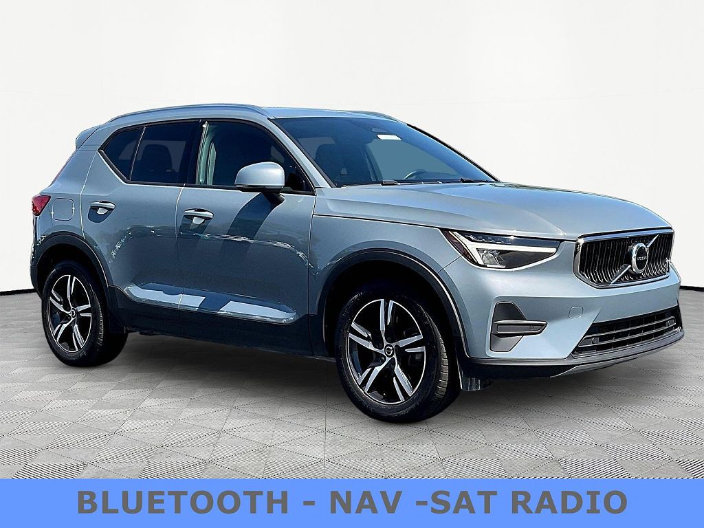 2023 Volvo XC40 B5 AWD Core