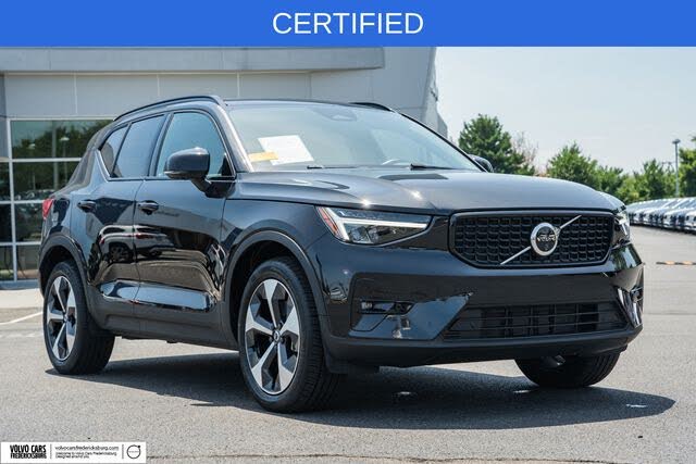 2024 Volvo XC40 B5 Plus Dark