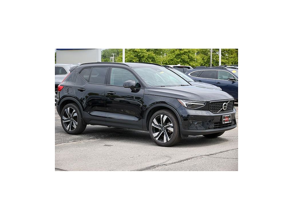 2024 Volvo XC40 Ultimate